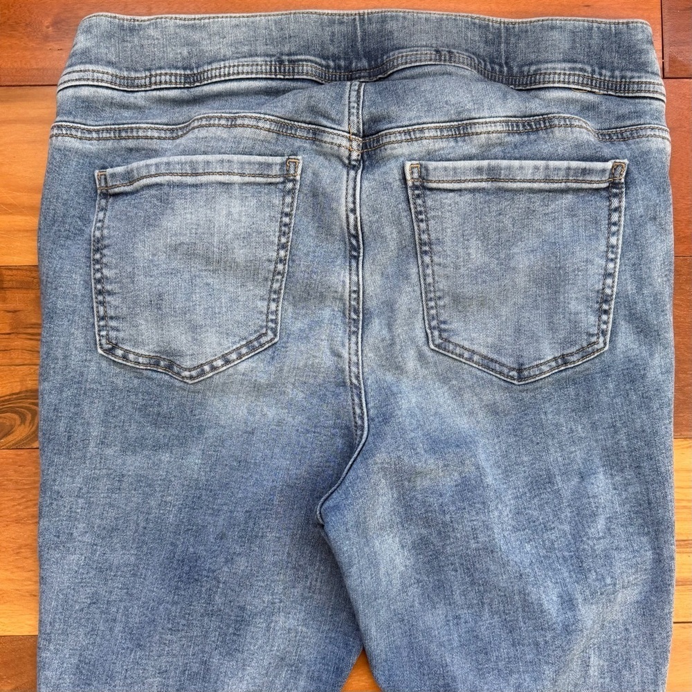 Torrid Lean Jean - Picture 7 of 9